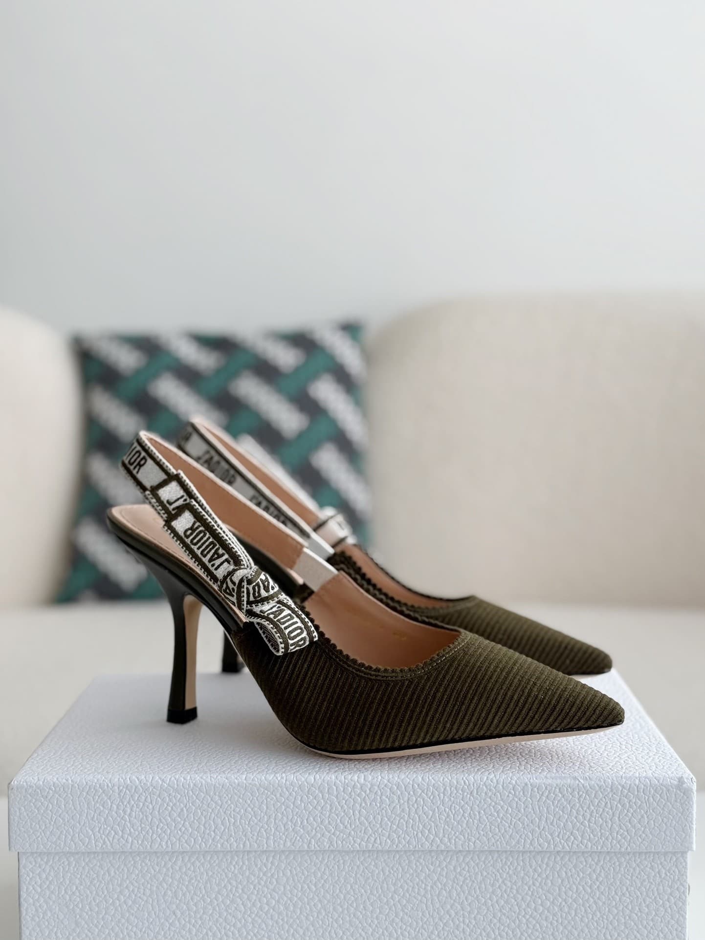 DR Pointed toe slingback high heels 6.5cm