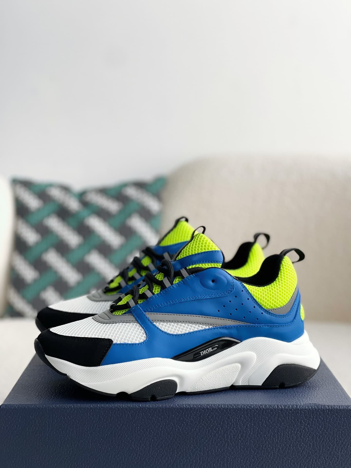 DR classic B22 Clunky Sneaker