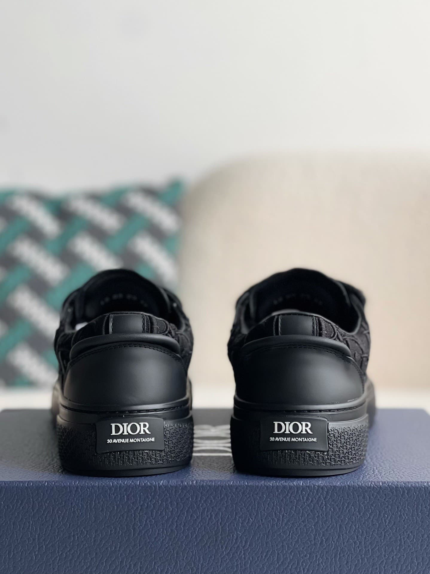 DR sneaker