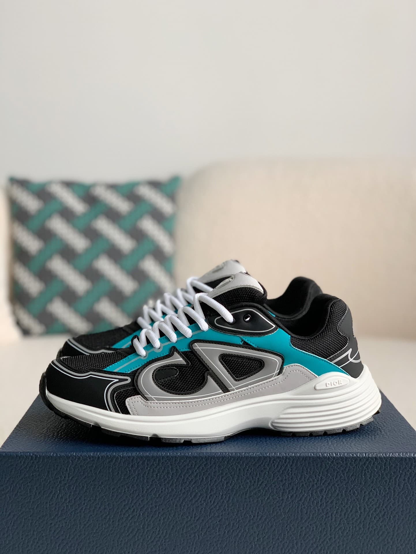 DR NEW ARRIVAL B30 Clunky Sneaker