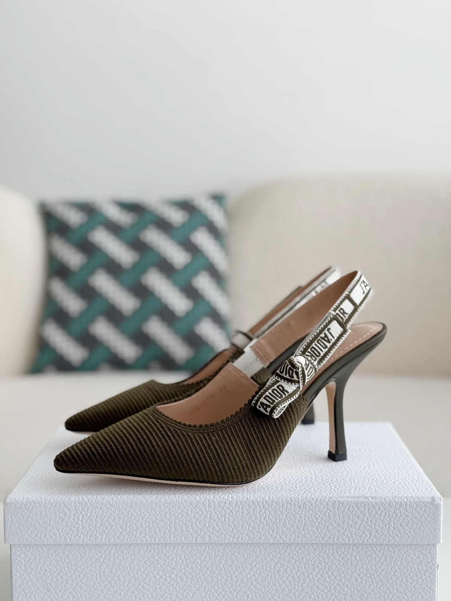 DR Pointed toe slingback high heels 6.5cm