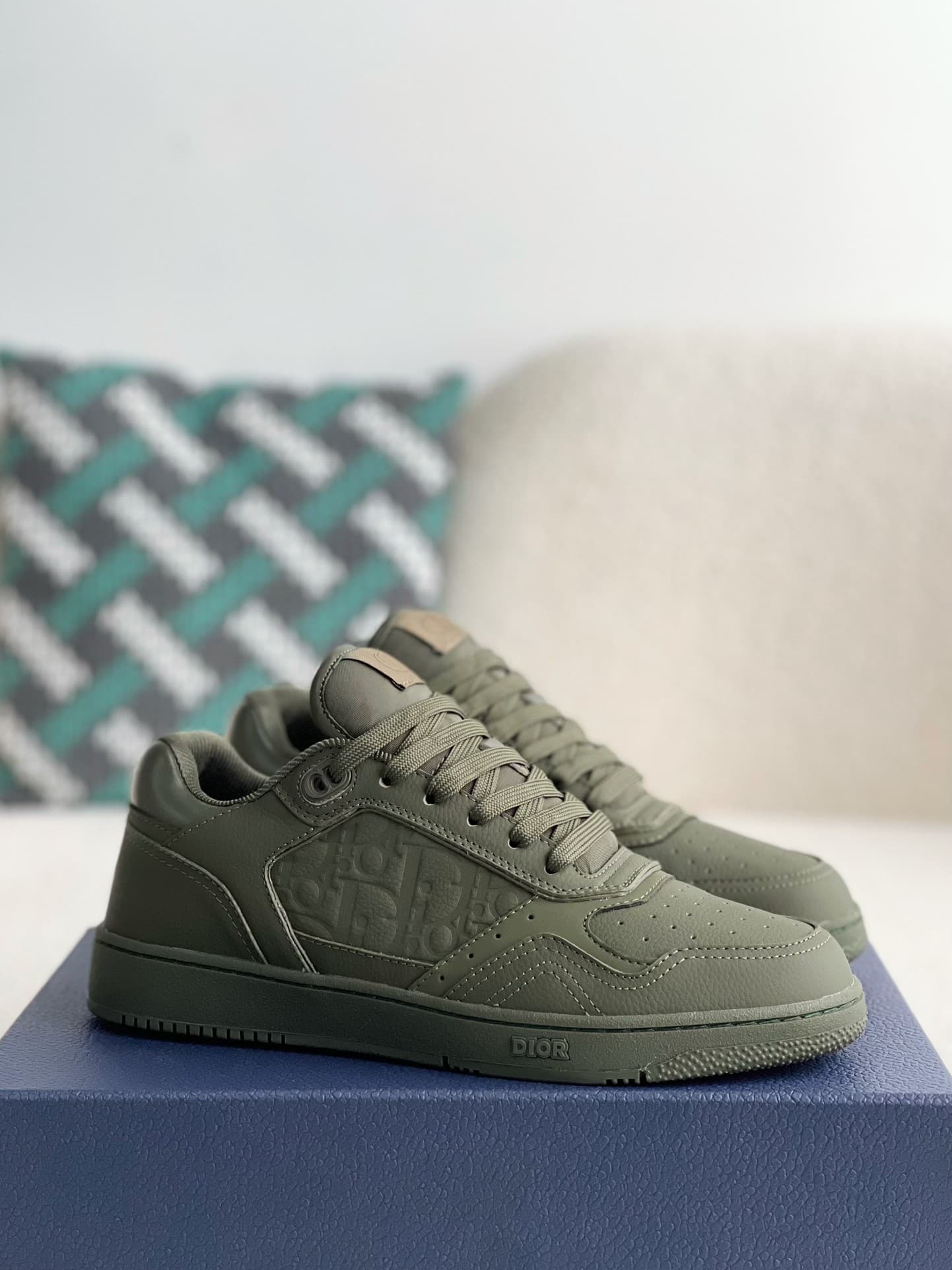 DR B27 Oblique Sneakers