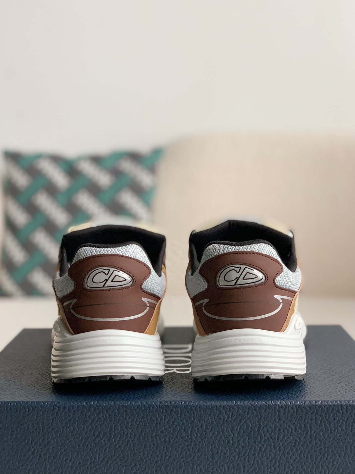 DR b27 sneaker
