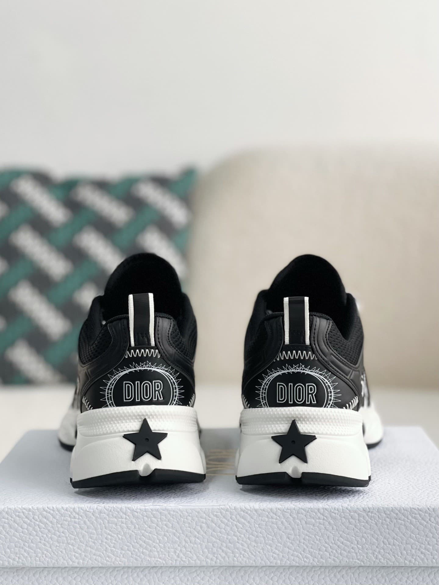 DR Running Sneakers