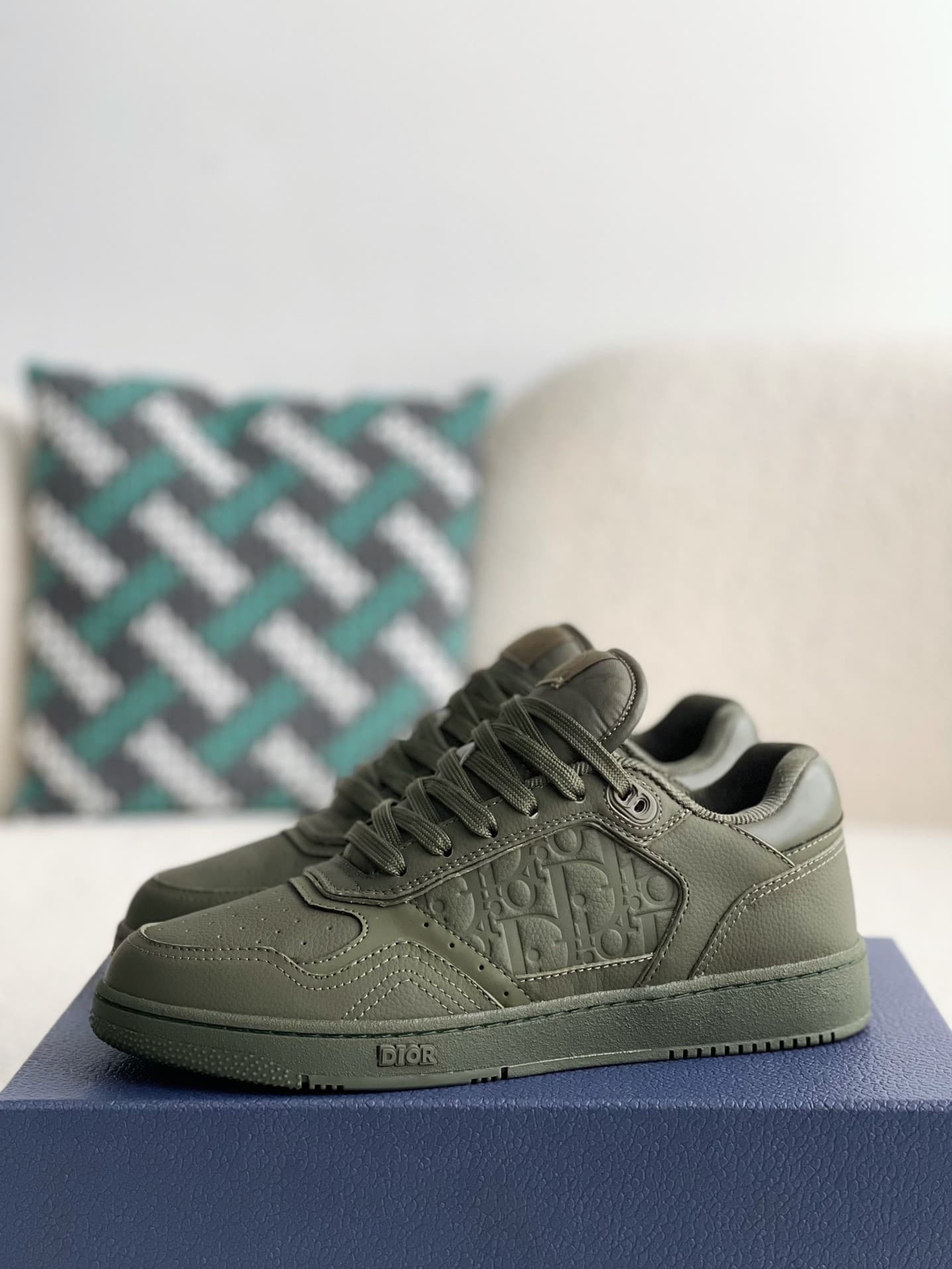 DR B27 Oblique Sneakers