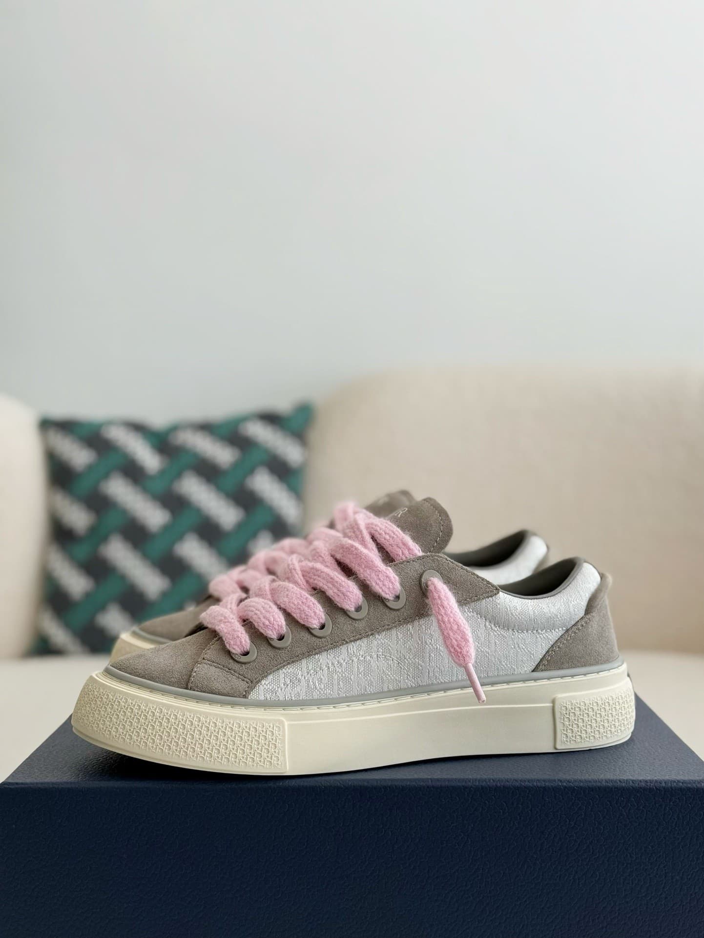 DR New B33 Sneaker