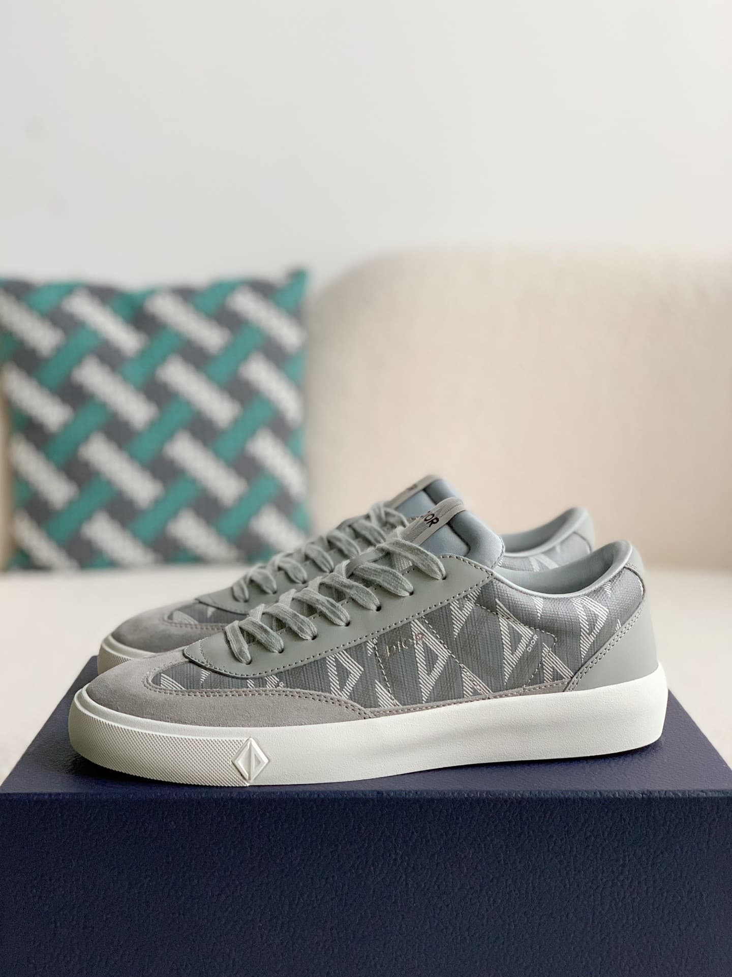 DR B101 Sneaker(Men's style)