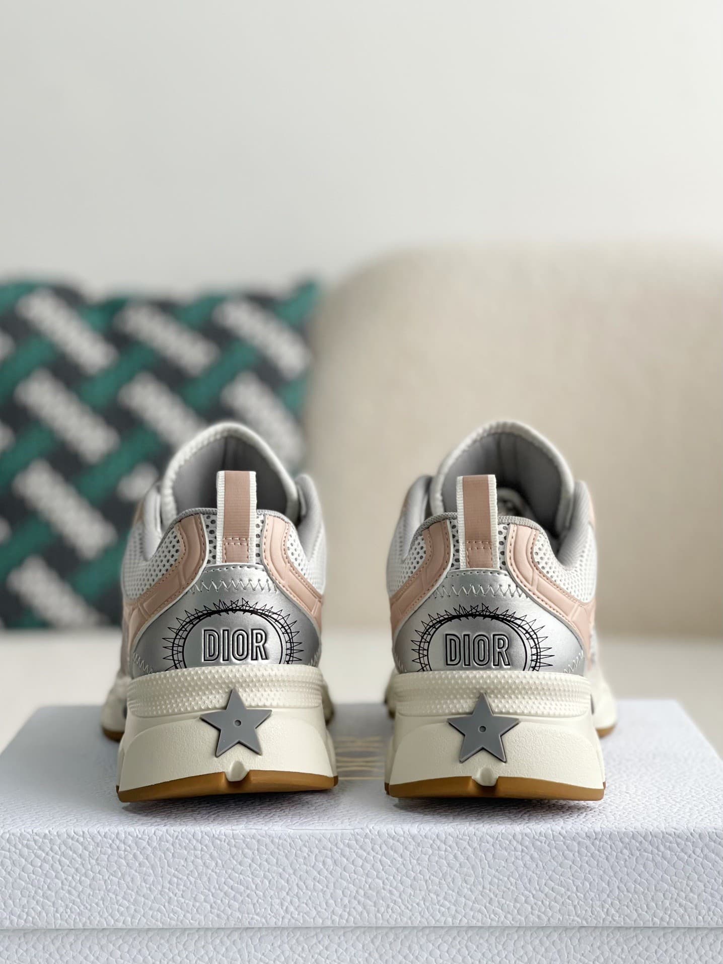 DR Running Sneakers