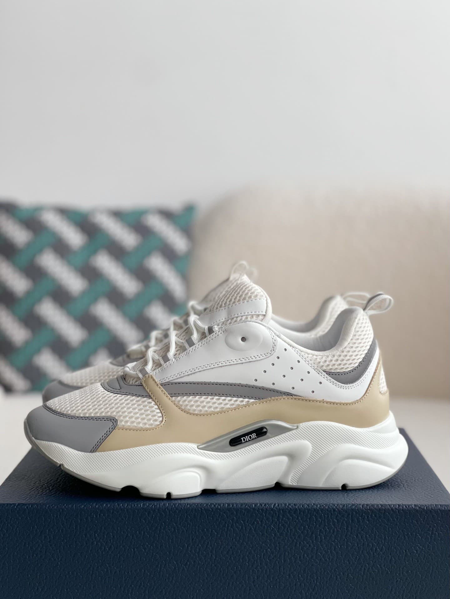 DR classic B22 Clunky Sneaker