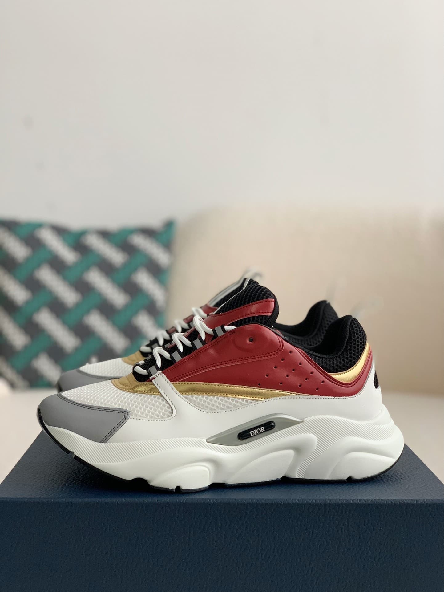 DR classic B22 Clunky Sneaker
