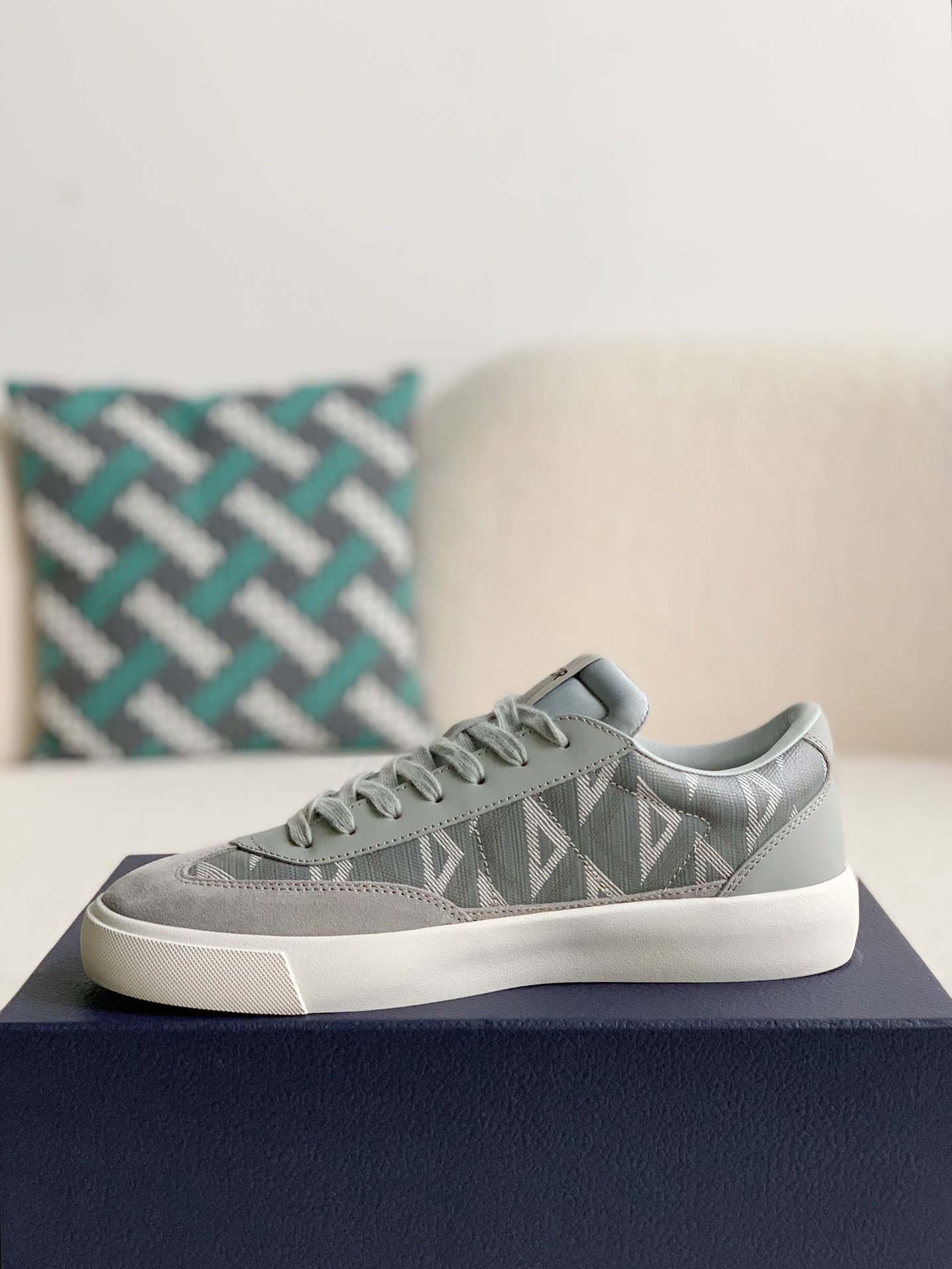 DR B101 Sneaker(Men's style)