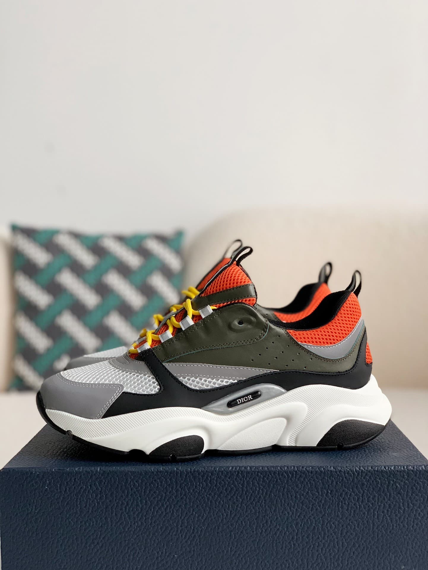 DR classic B22 Clunky Sneaker