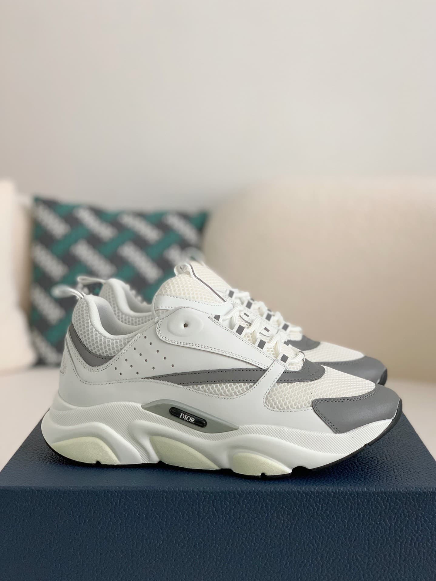 DR classic B22 Clunky Sneaker