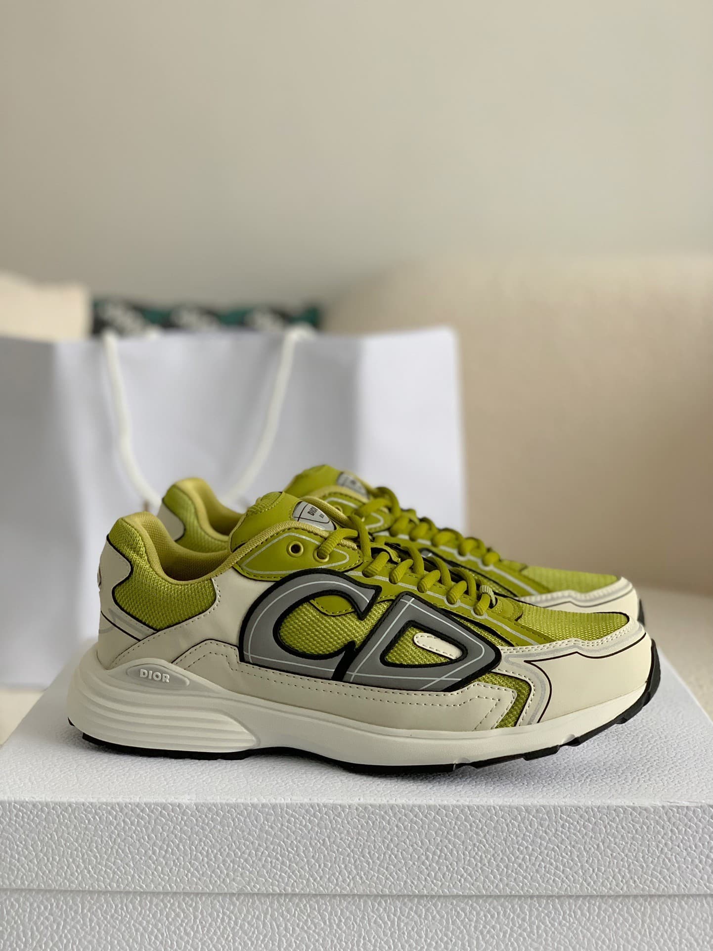 DR NEW ARRIVAL B30 Clunky Sneaker