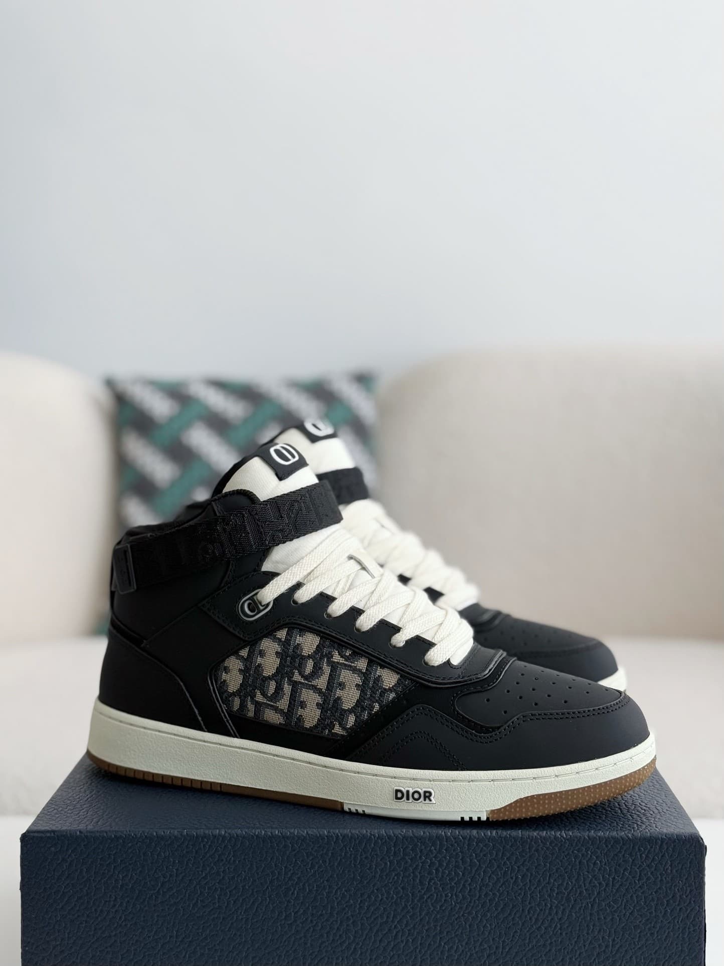 DR B27 High-top casual shoes