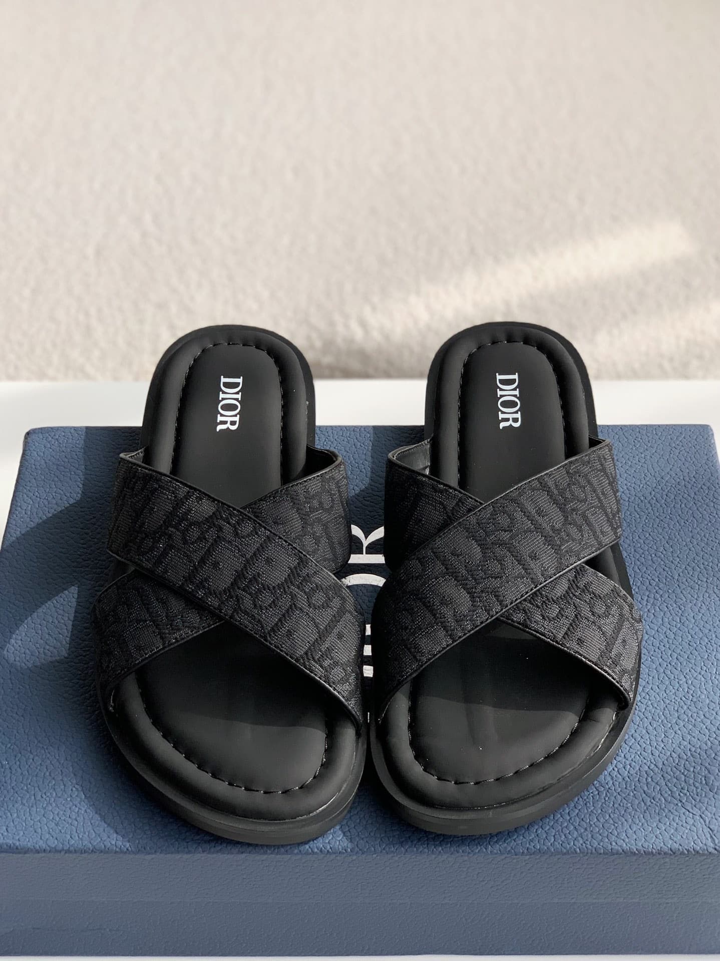 DR WOMEN'S SLIPPERS