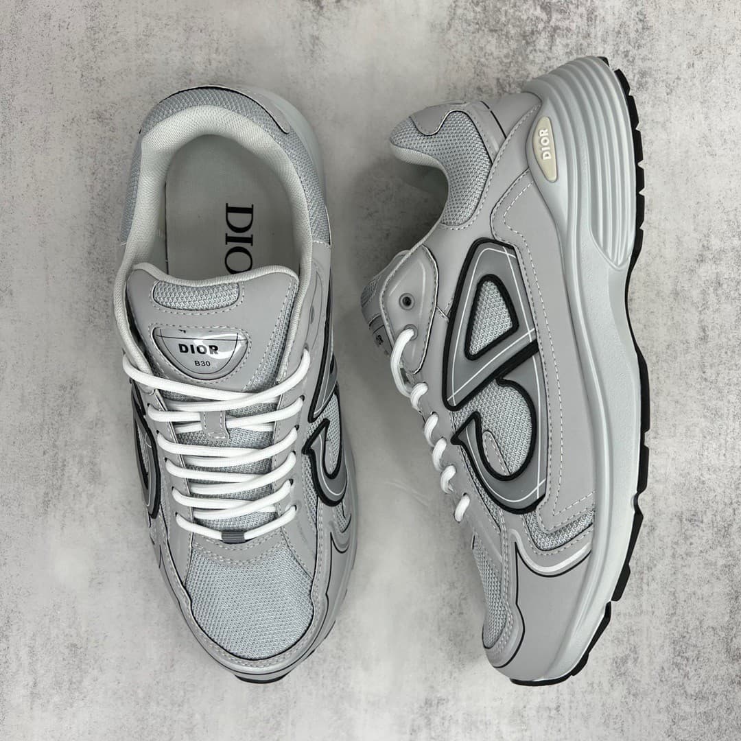 DR b23 sneaker
