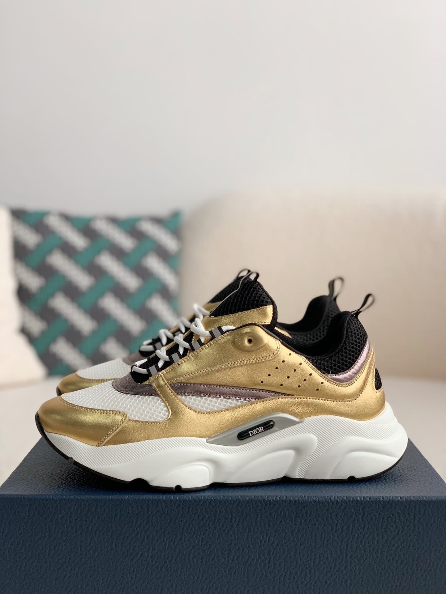 DR classic B22 Clunky Sneaker