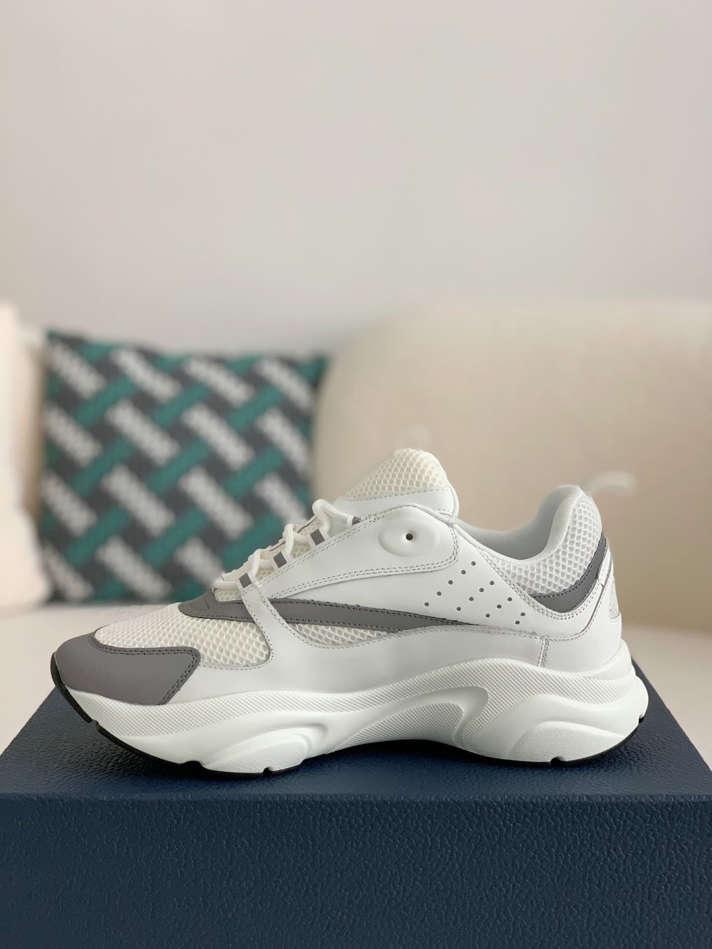 DR classic B22 Clunky Sneaker