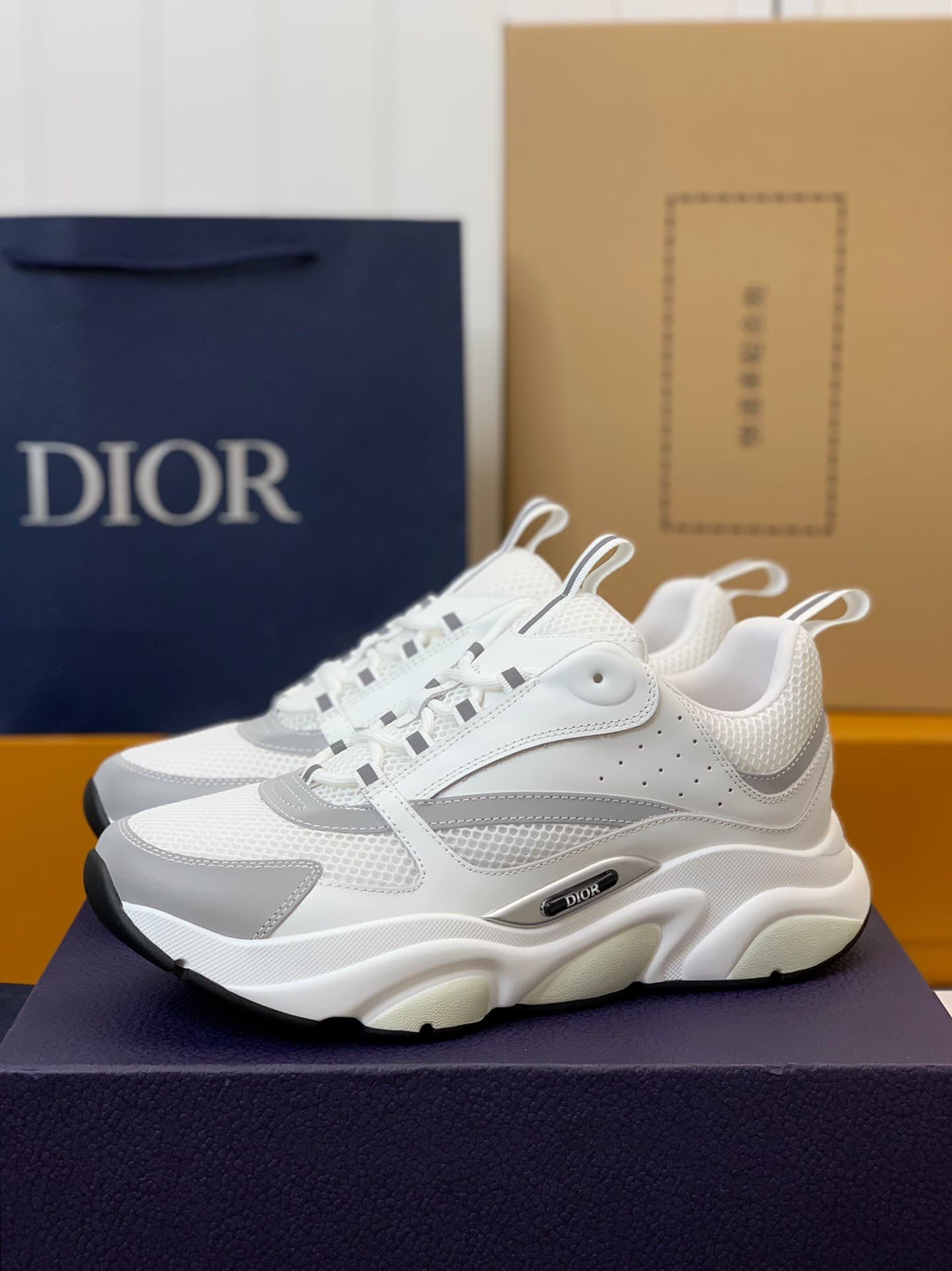 DR classic B22 Clunky Sneaker