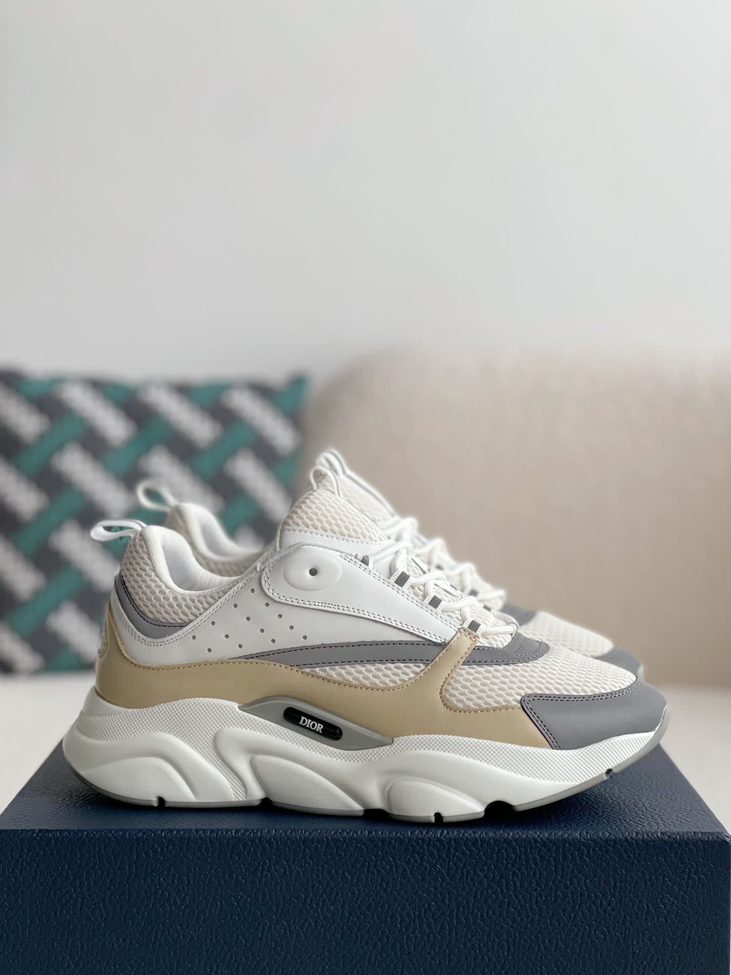 DR classic B22 Clunky Sneaker