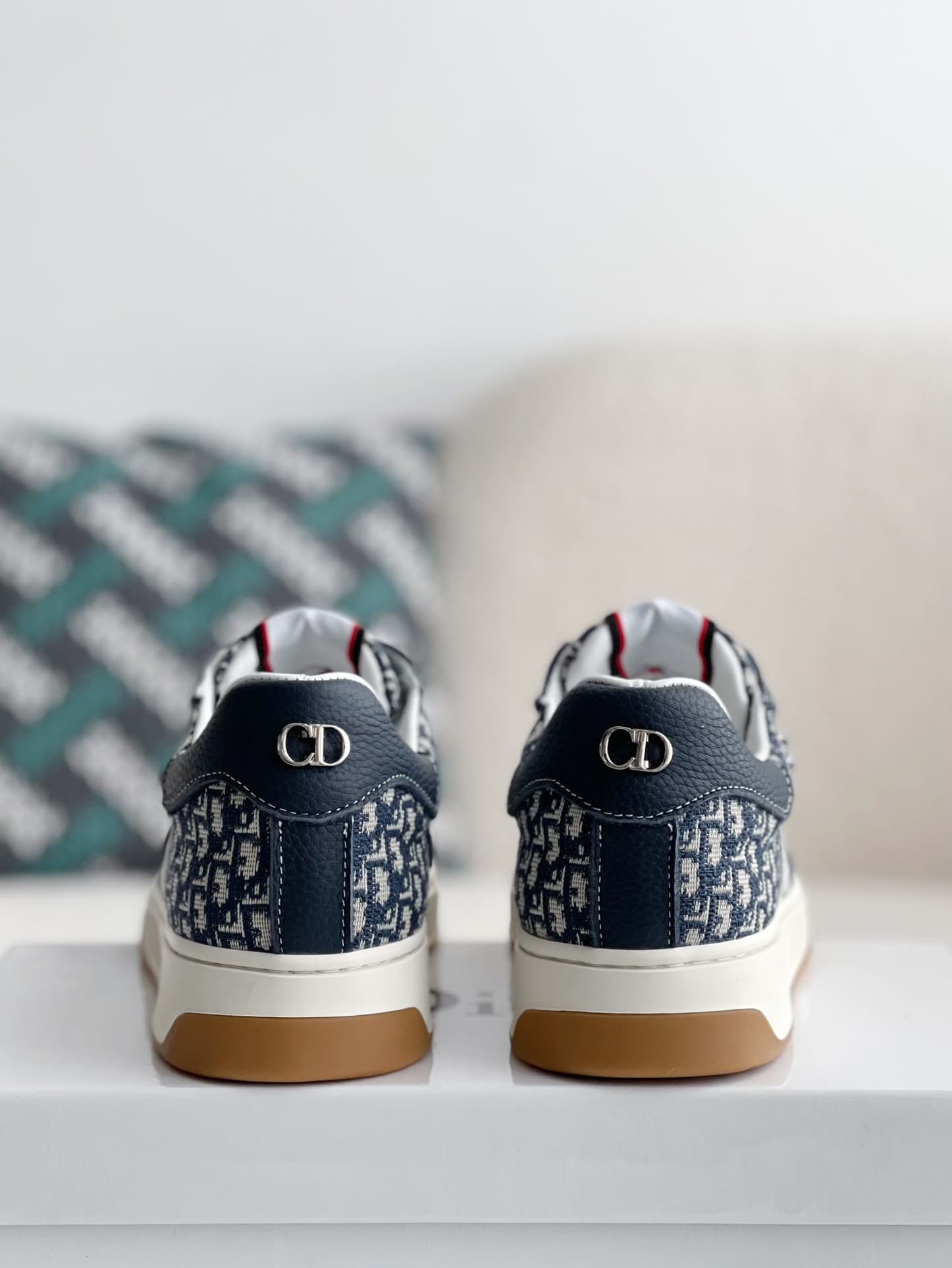DR Sneakers