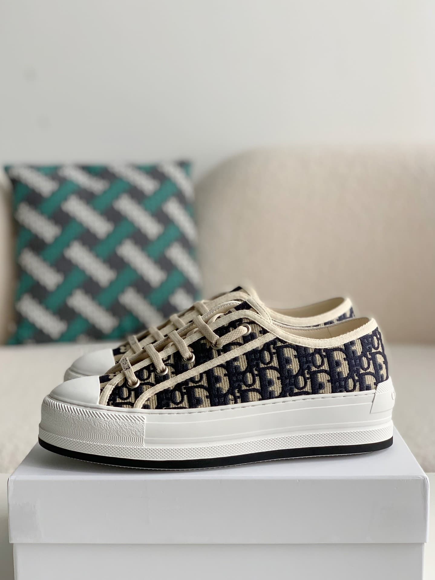 DR B23 low Sneaker