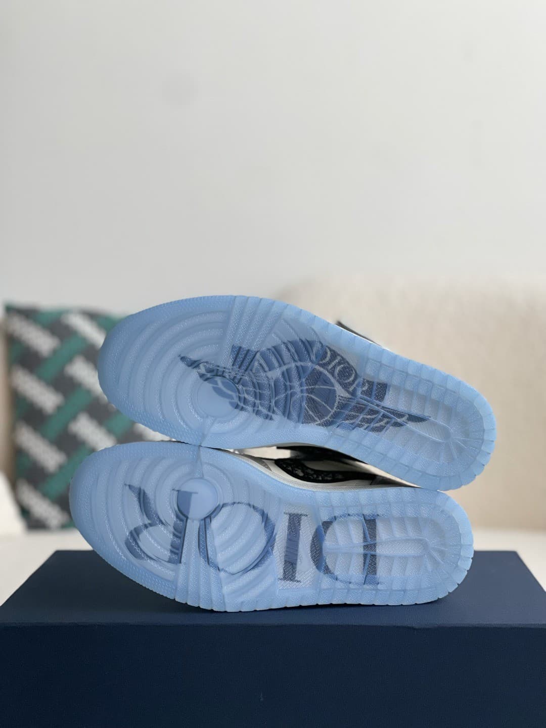DR X NK JRD 1 Sneaker