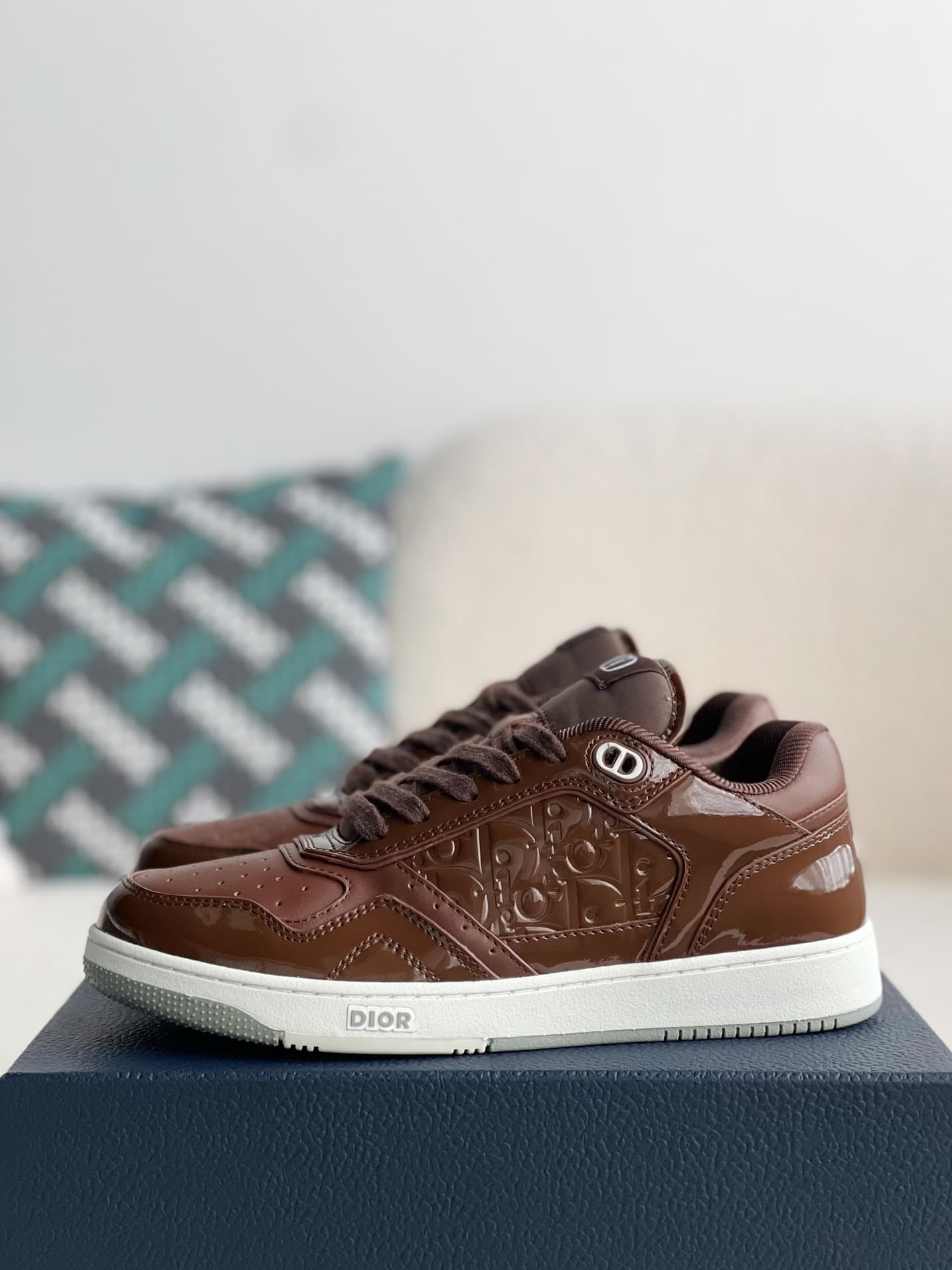 DR B27 Oblique Sneakers