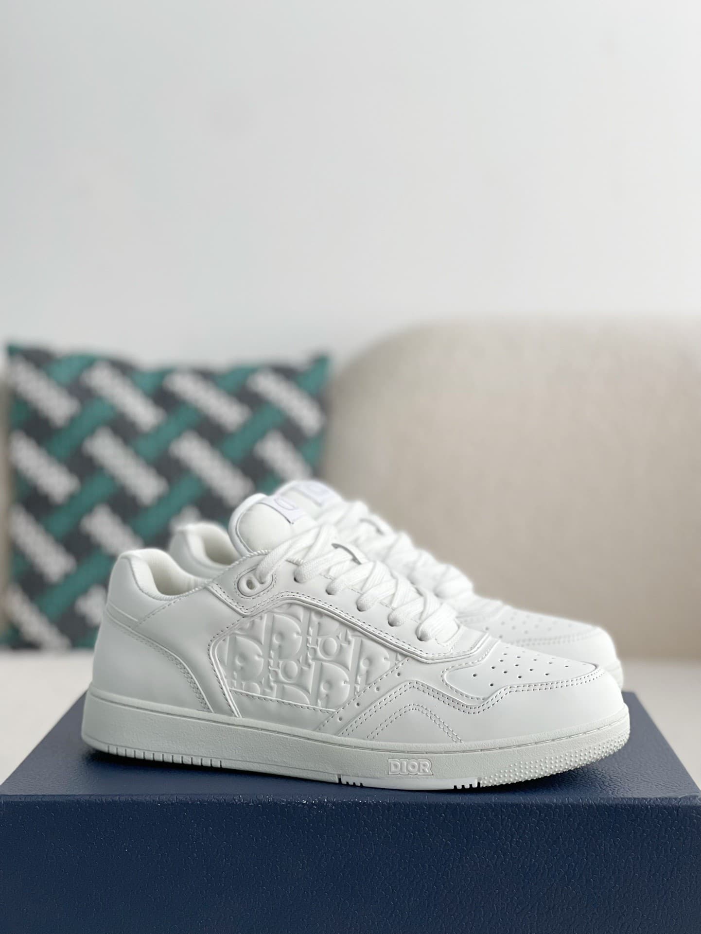 DR B27 Oblique Sneakers