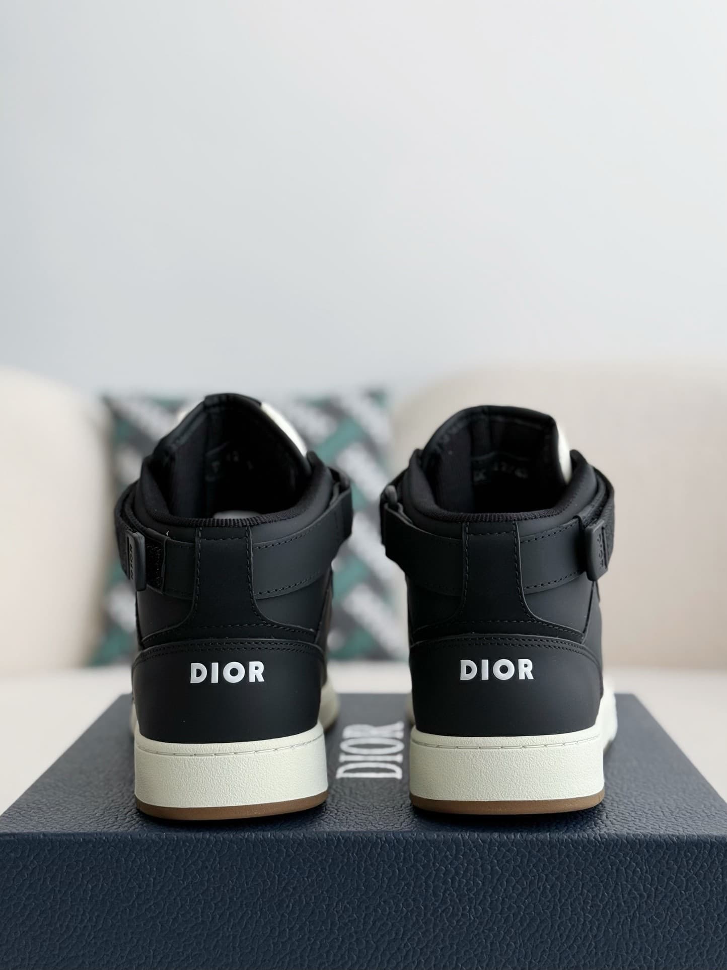 DR B27 High-top casual shoes