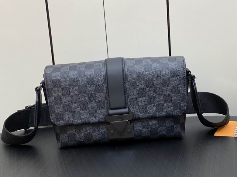 L X V Messenger Bags Size:28x16x10cm