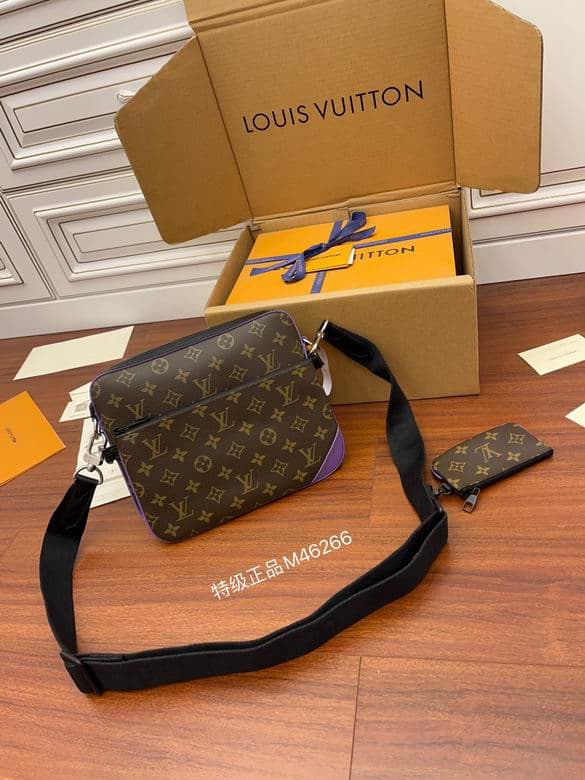 L X V Messenger Bags Size:25*18.5*7cm