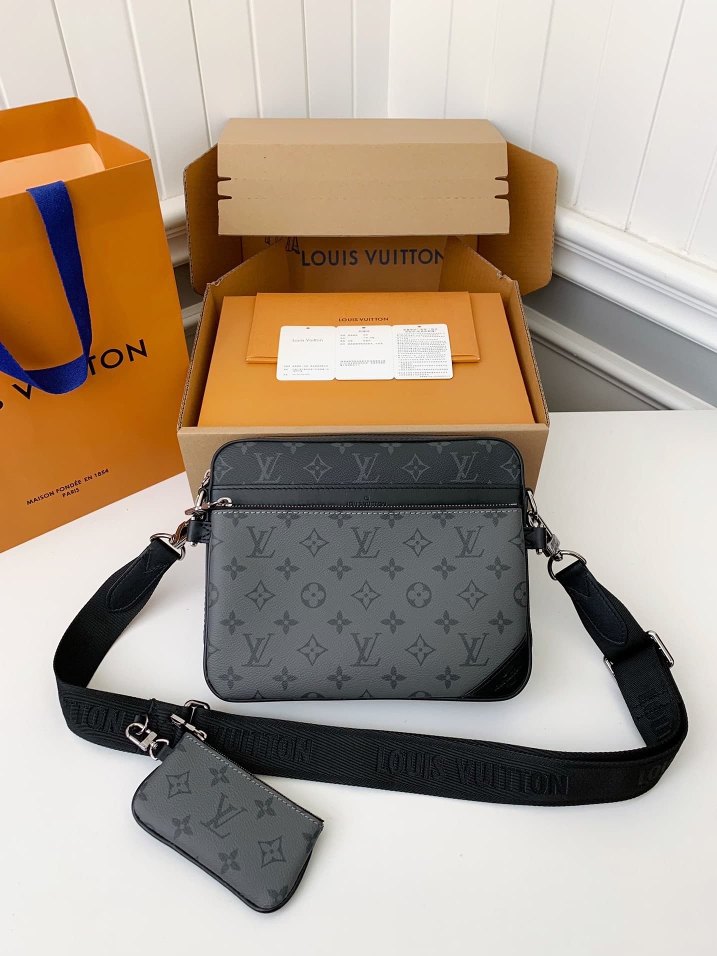 L X V Messenger Bags Size:25*18.5*7cm