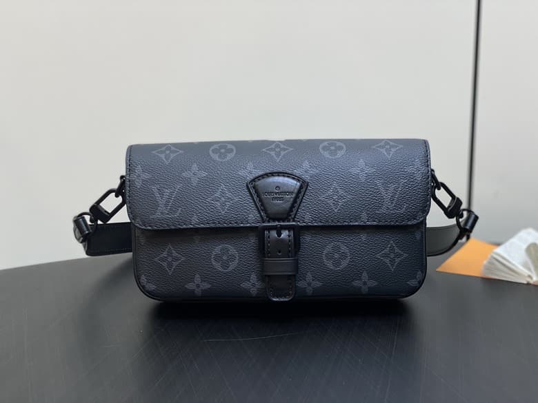 L X V Messenger Bags Size:22x12x6cm