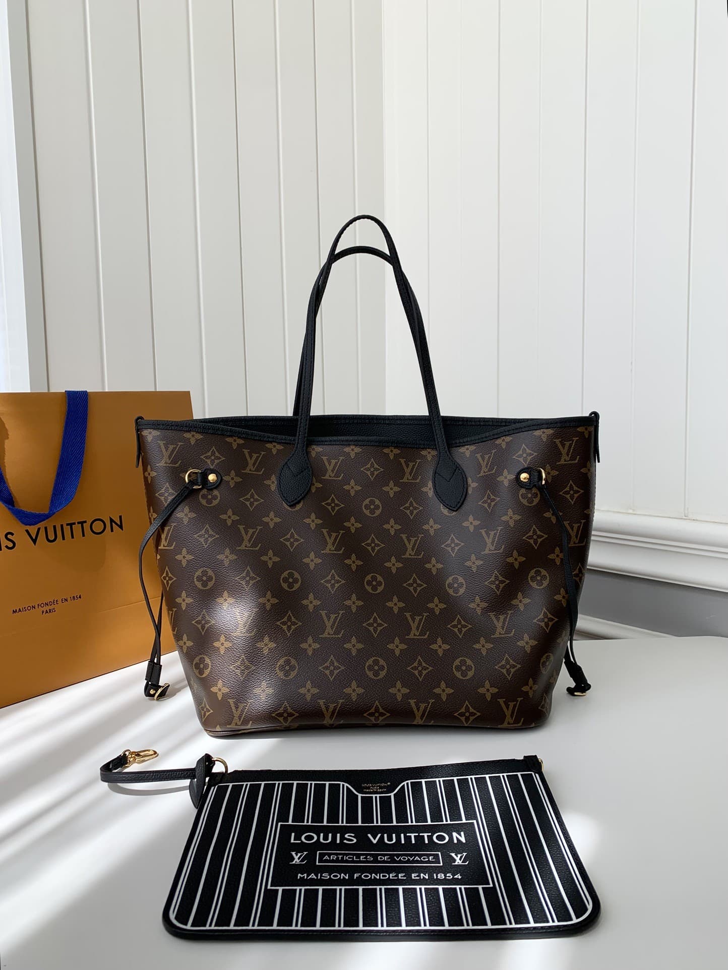 L X V Counter Seasonal New NEVERFULL INSIDE OUT Medium Shopping Bag M12061 Size:28*14*31cm