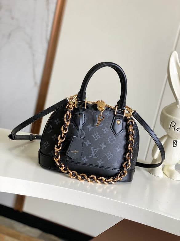 L X V Bag 23.5x17.5x11.5cm