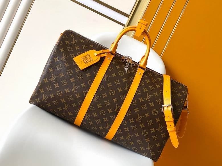 L X V travelling bag 50X29X23cm