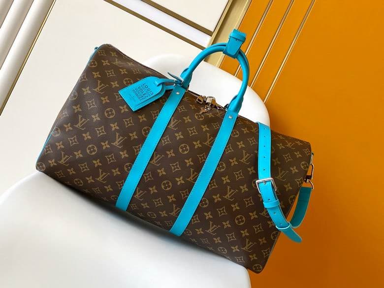 L X V travelling bag 50X29X23cm