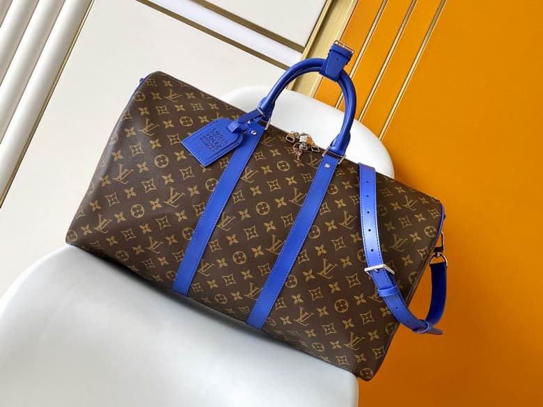 L X V travelling bag 50X29X23cm