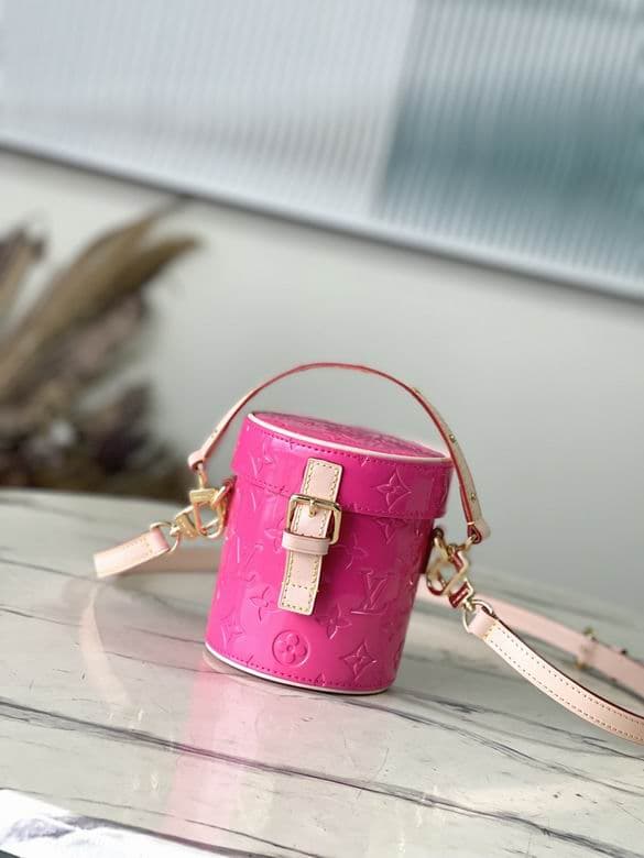 L X V Bucket Bags 12x14.2x12cm
