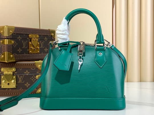 L X V Handbag 23.5x17.5zx11.5cm