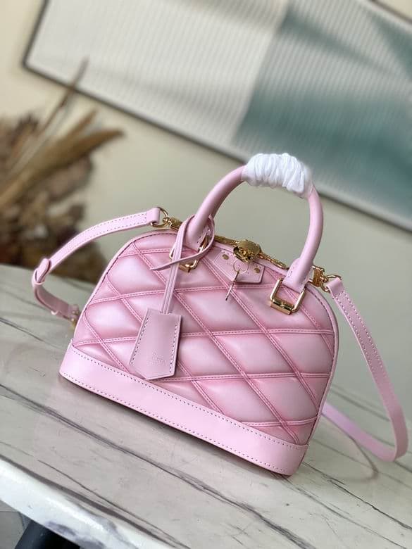 L X V Handbag 23.5x17.5x11.5cm