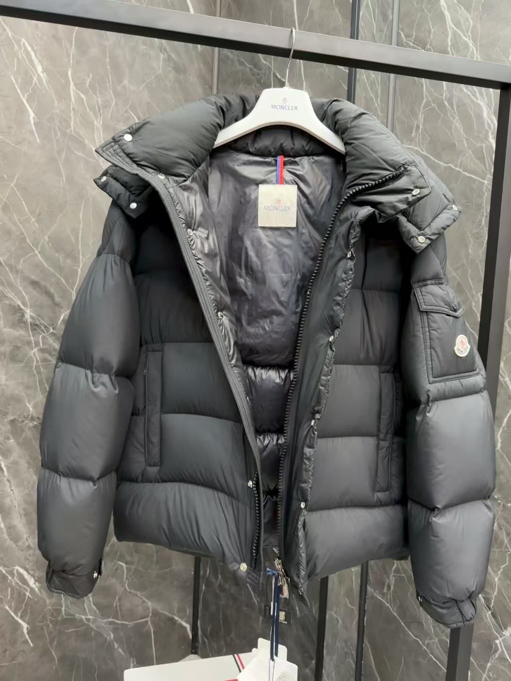MONC Vezere Short Down Jacket