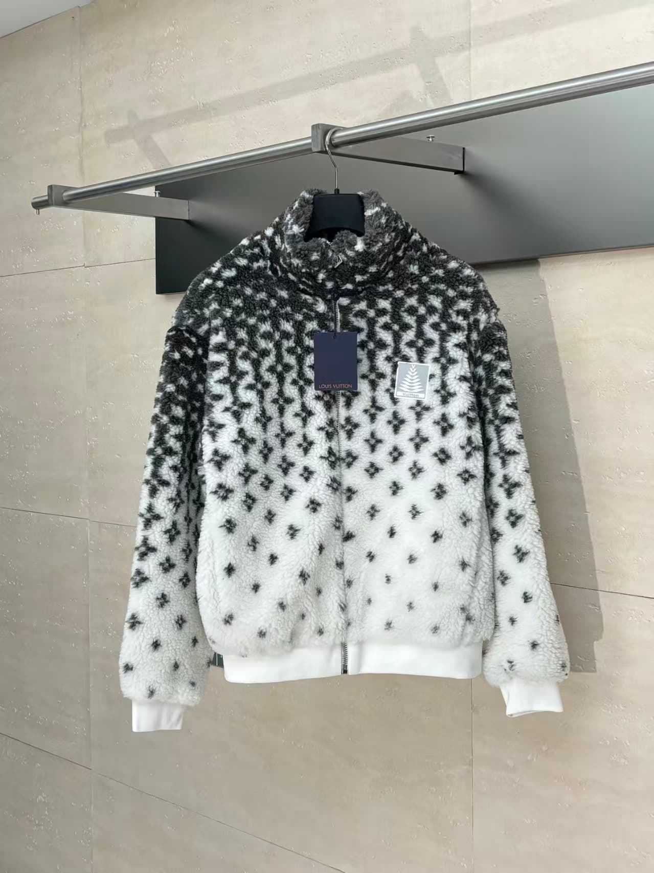 L X V Coat