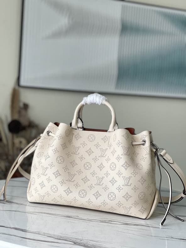 L X V Handbag 23x13x32cm(Multiple colors)