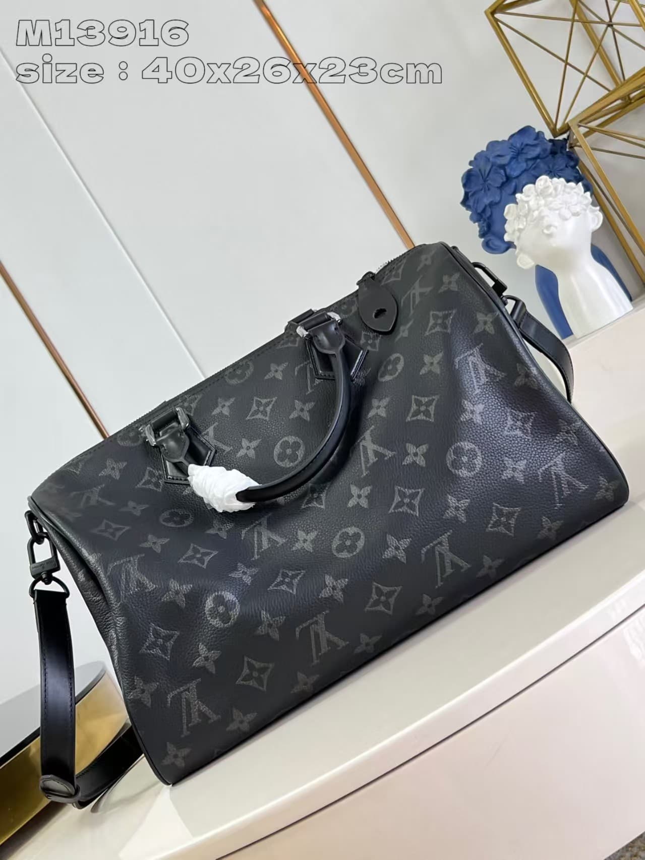 L X V travelling bag(Multiple sizes)