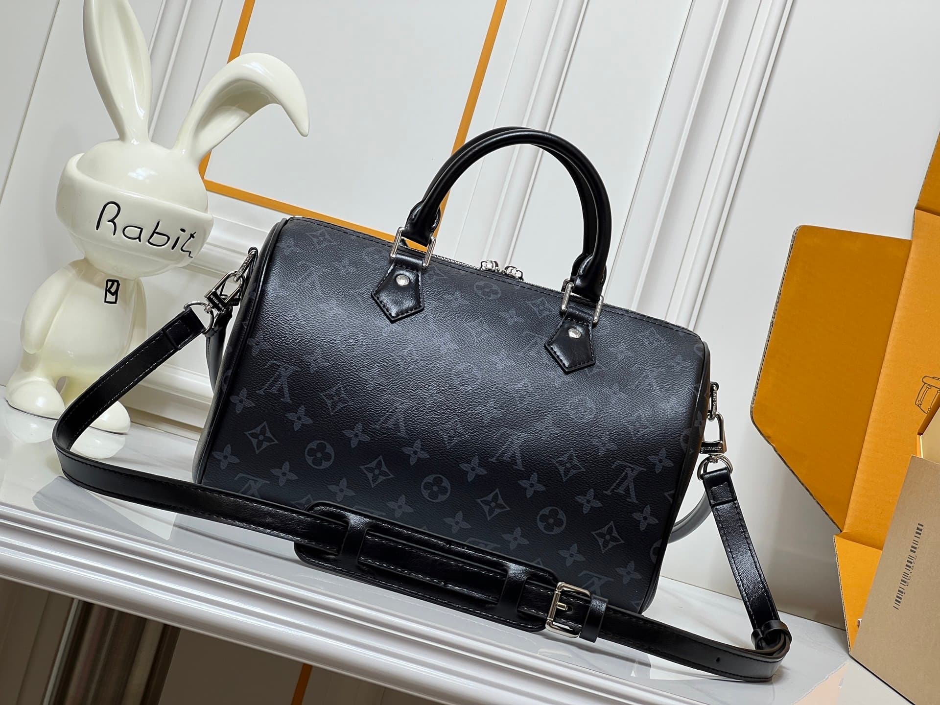 L X V travelling bag(Multiple sizes)