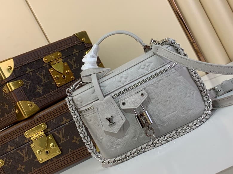 L X V Shoulder bag/handbag/Bucket Bags Size:11.5x6.5x19cm