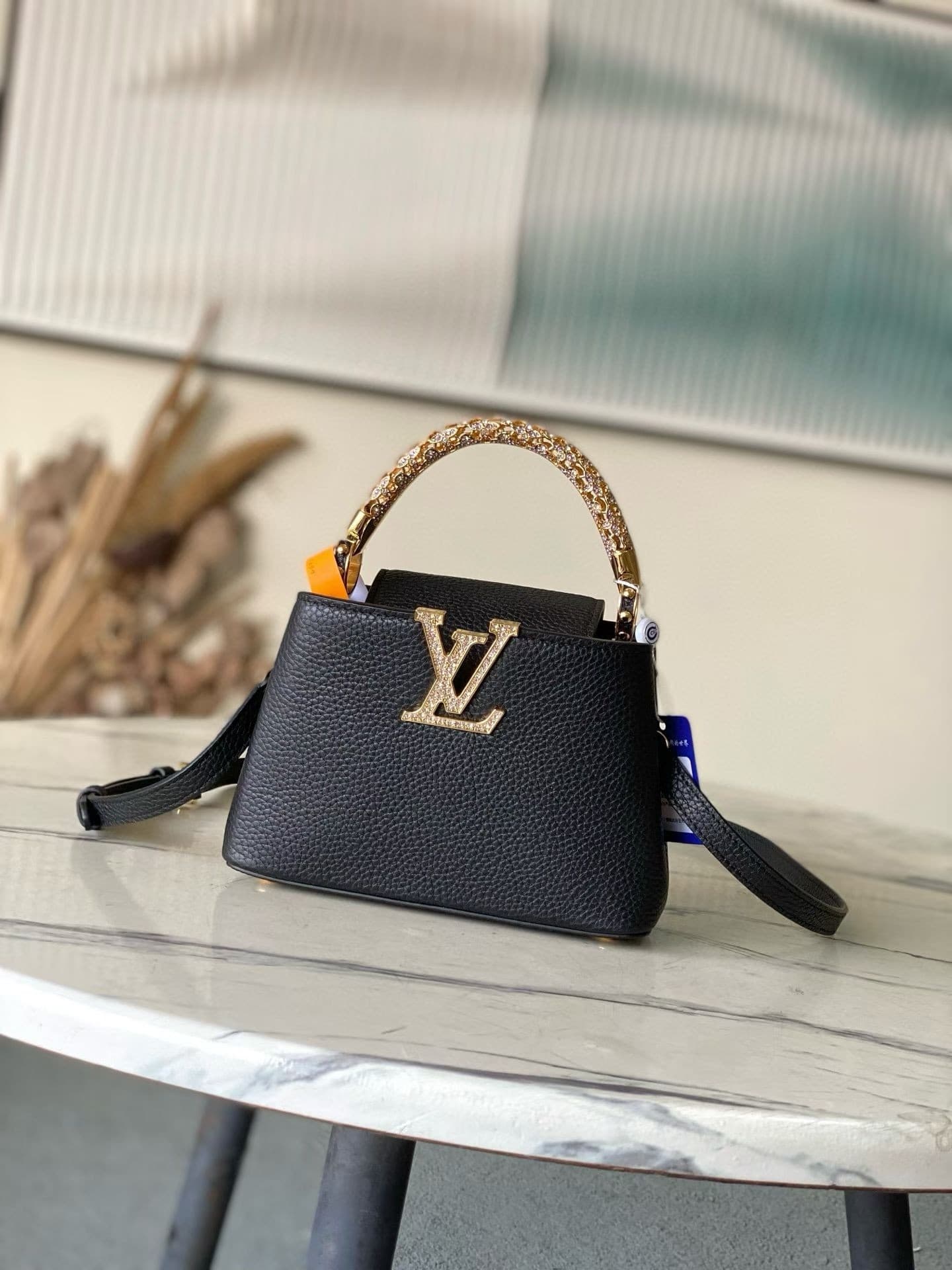 L X V CAPUCINES BB SIZE:21x13.6x8cm(Multiple colors)